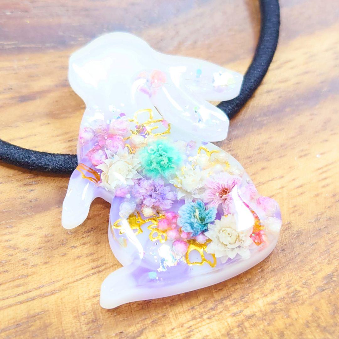 かすみ草うさぎのヘアゴム ハンドメイド レジン マーブル ドライフラワー お花