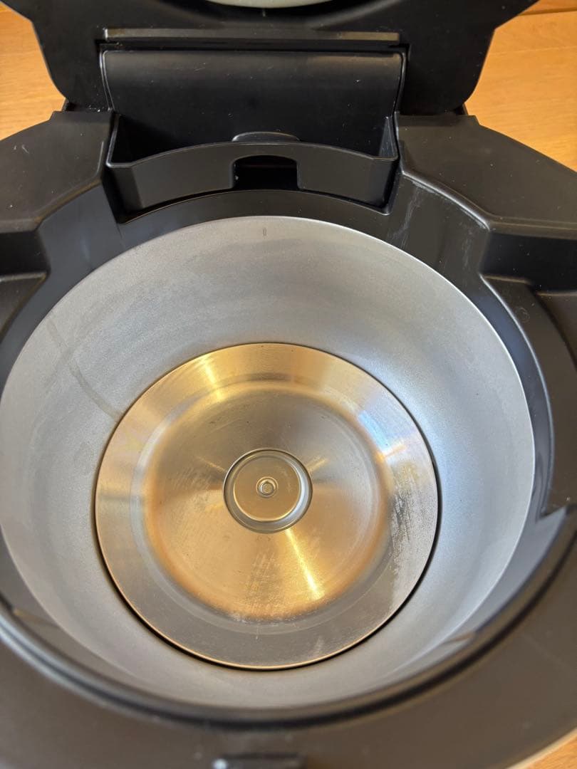 SHARP ヘルシオ　ホットクック　KN-HW16G-W 水なし自動調理器
