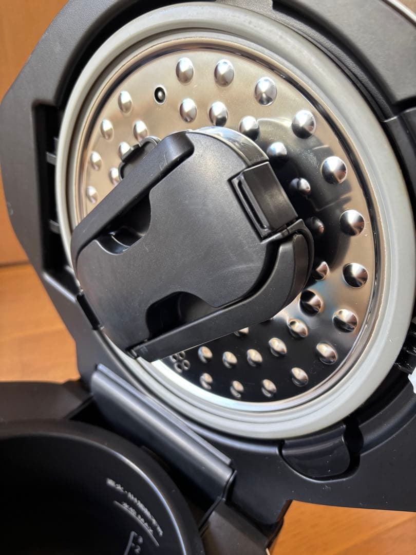 SHARP ヘルシオ　ホットクック　KN-HW16G-W 水なし自動調理器