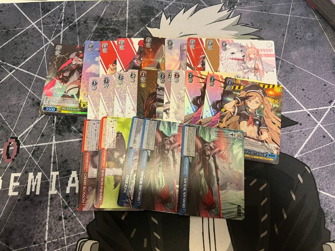 ヴァイスシュヴァルツNIKKE 扉電源デッキ 1部ホイル、パーツ付き