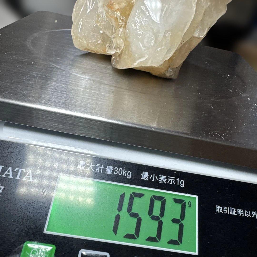 ブラジル産 高透明水晶クラスター 1.6kg 台座付