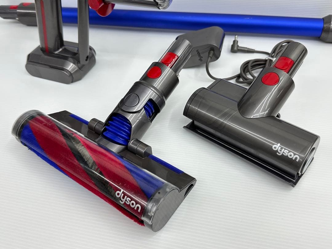 中古　格安　ダイソン　掃除機　SV21 本体　ヘッド　パイプ　純正バッテリー付き