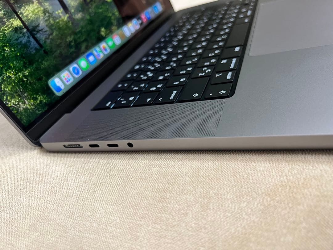 MacBook Pro スペースグレー