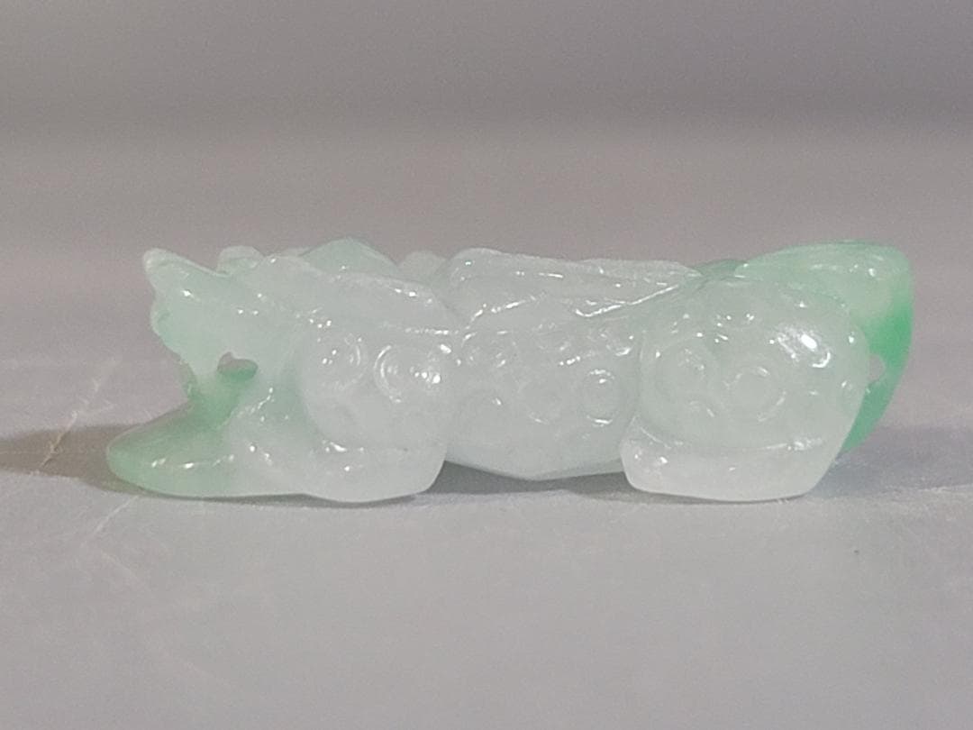 翡翠 獅子の彫刻 小型 装飾品