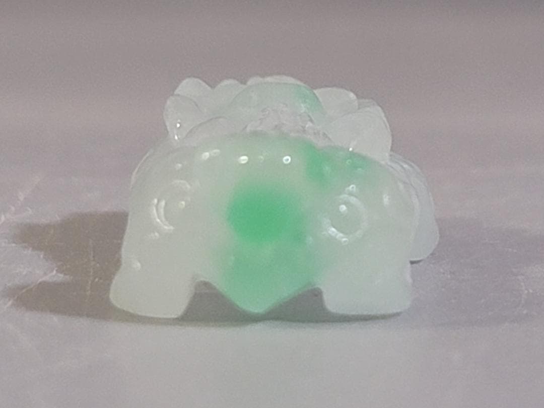 翡翠 獅子の彫刻 小型 装飾品