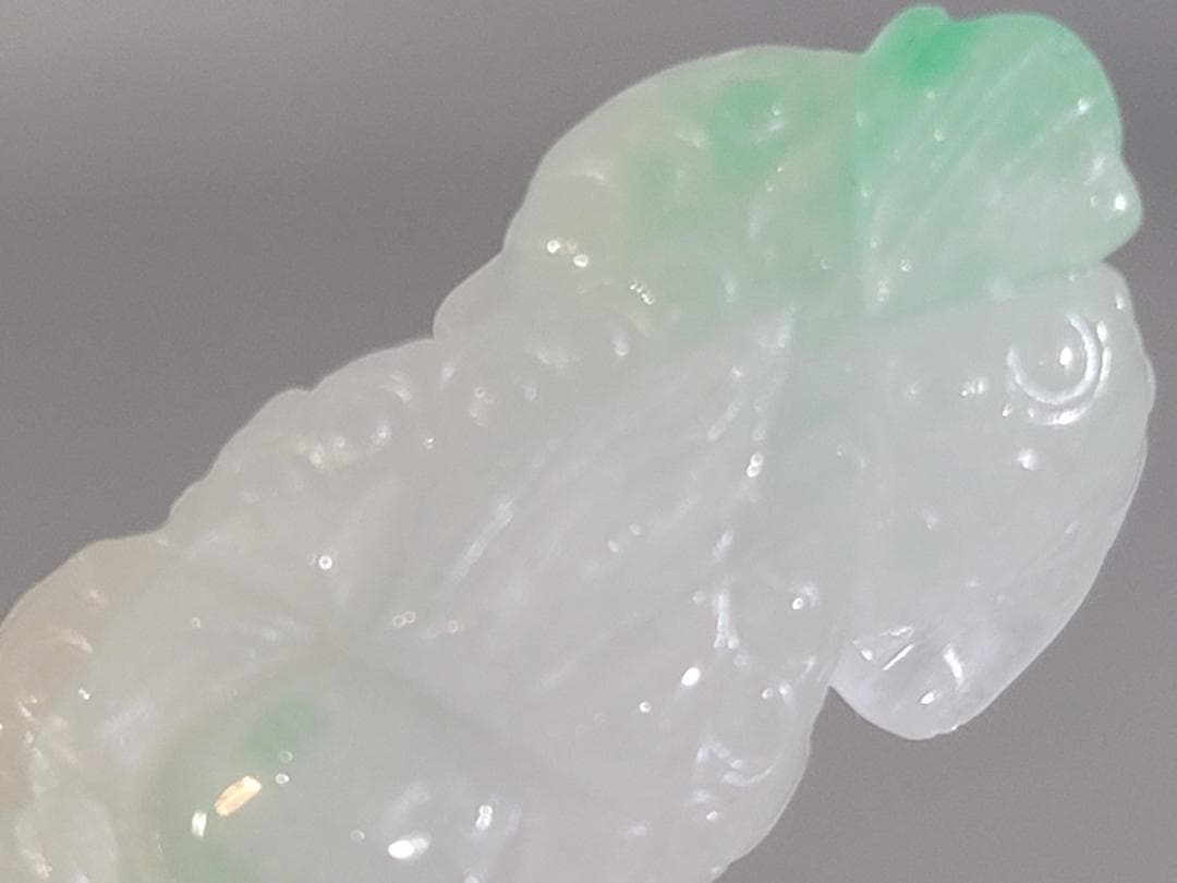 翡翠 獅子の彫刻 小型 装飾品