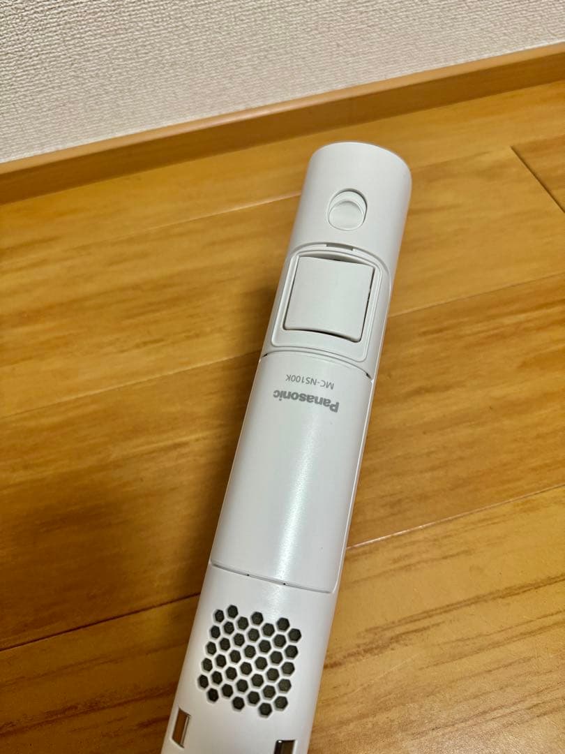 パナソニック コードレス 掃除機 MC-NS100K 年製　2024 動作保証