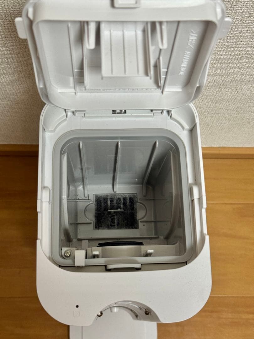 パナソニック コードレス 掃除機 MC-NS100K 年製　2024 動作保証