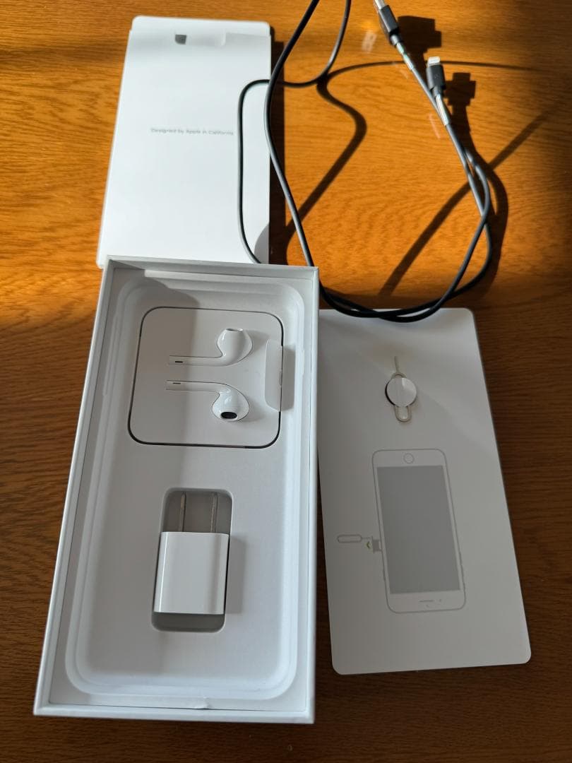 Apple iPhone 8 Plus (レッド) 64GB
