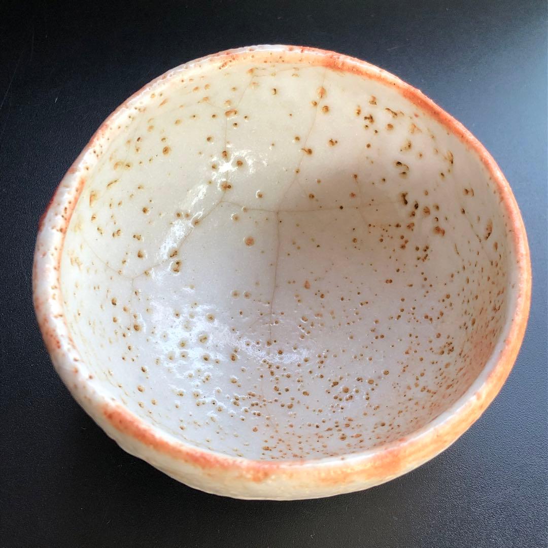 美しい古美術◆蔵から謎の紋様が描かれた小さくて可愛らしい抹茶茶碗が出て来た。