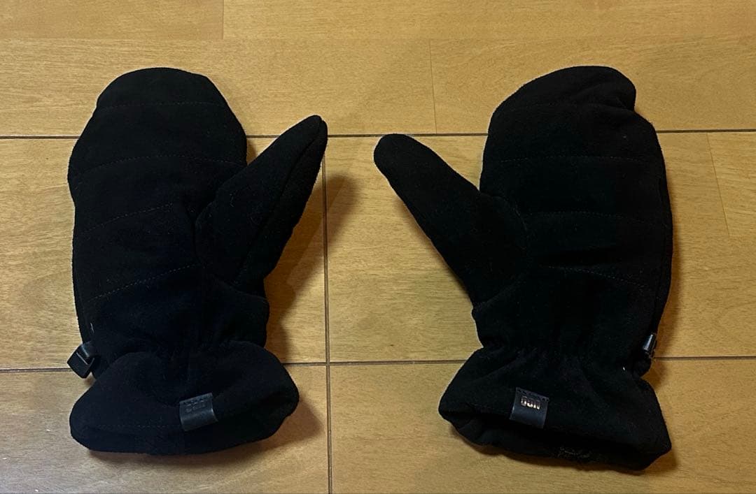 ugg ミトン　黒