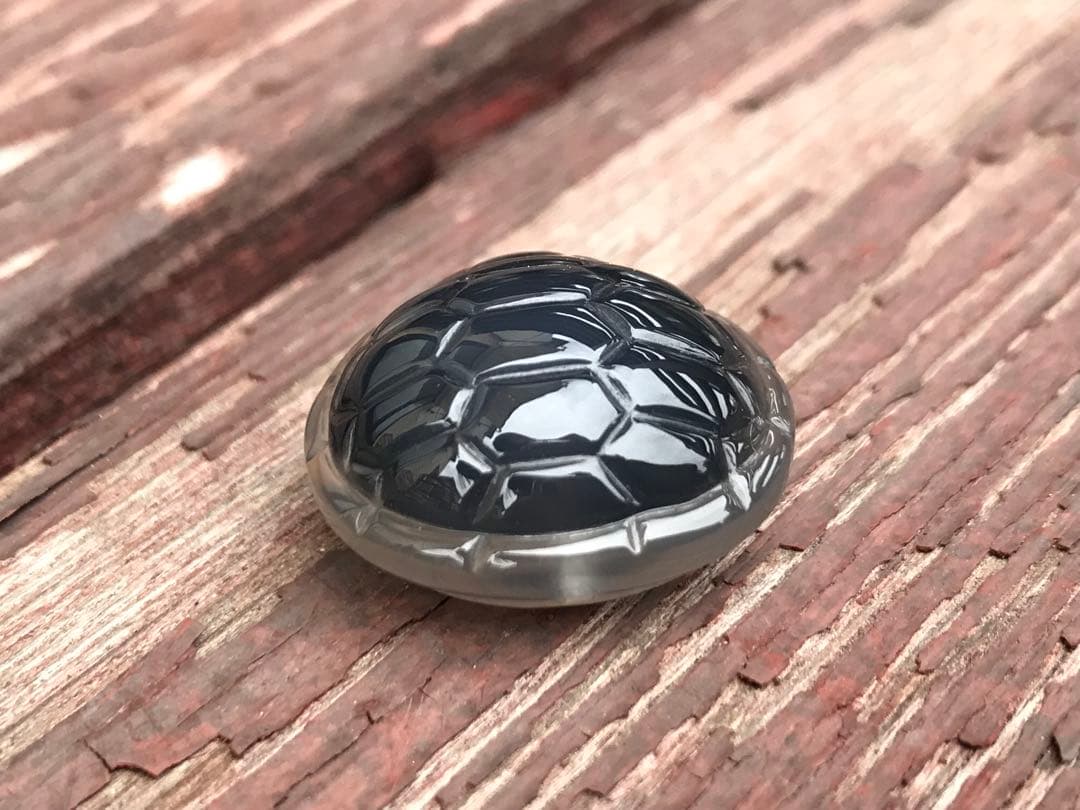 ゴビ石−1350 ゴビ瑪瑙　彫刻　『亀の甲羅』　男女兼用