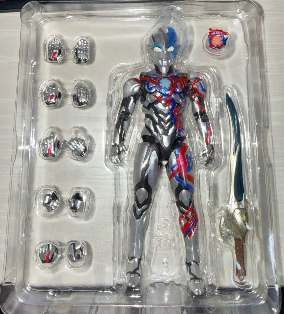 S.H.Figuarts ウルトラマンブレーザー＆アースガロン