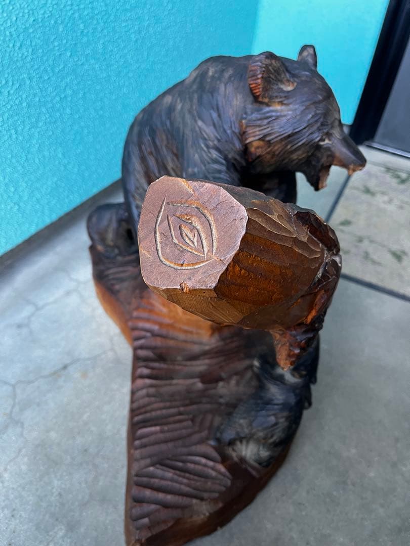 熊の彫刻、アイヌ民族彫刻、アイヌ民芸品、熊の木彫り、熊の親子と葡萄の彫刻