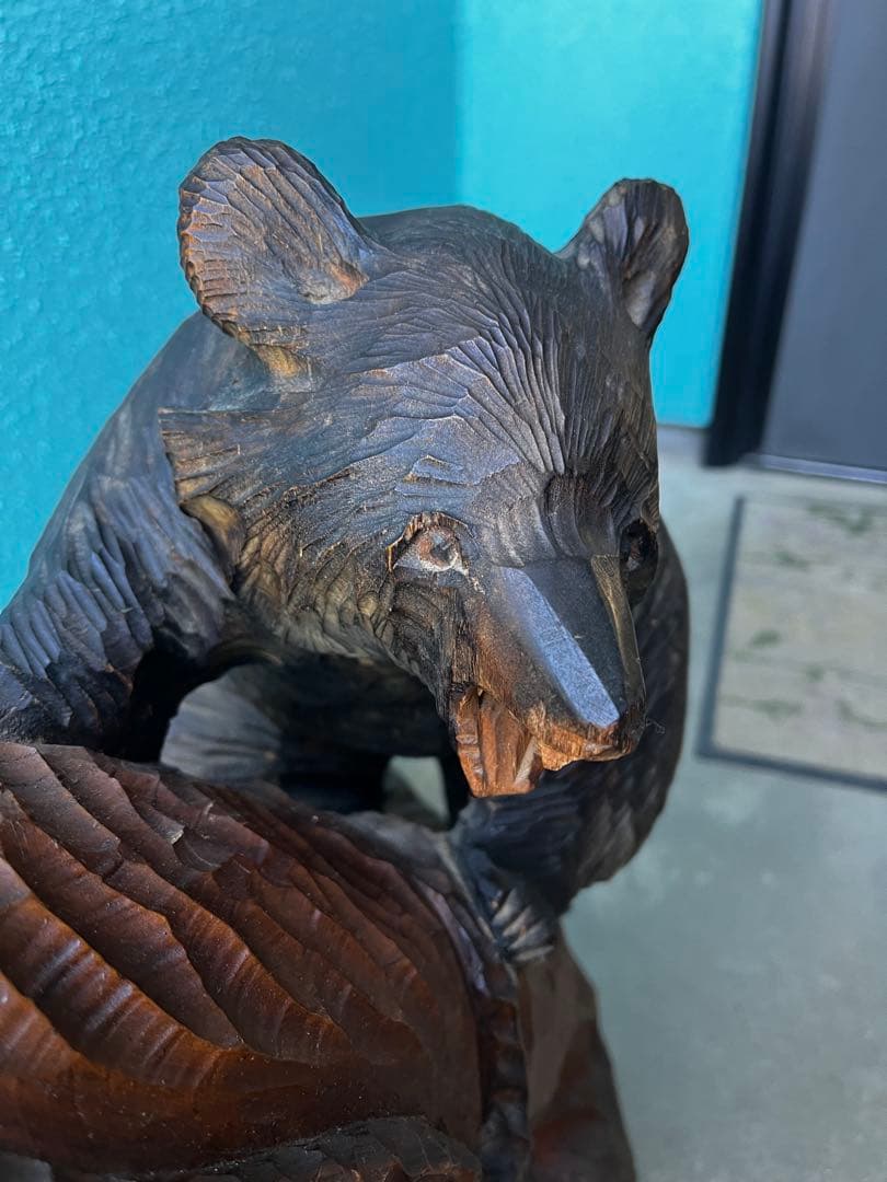 熊の彫刻、アイヌ民族彫刻、アイヌ民芸品、熊の木彫り、熊の親子と葡萄の彫刻