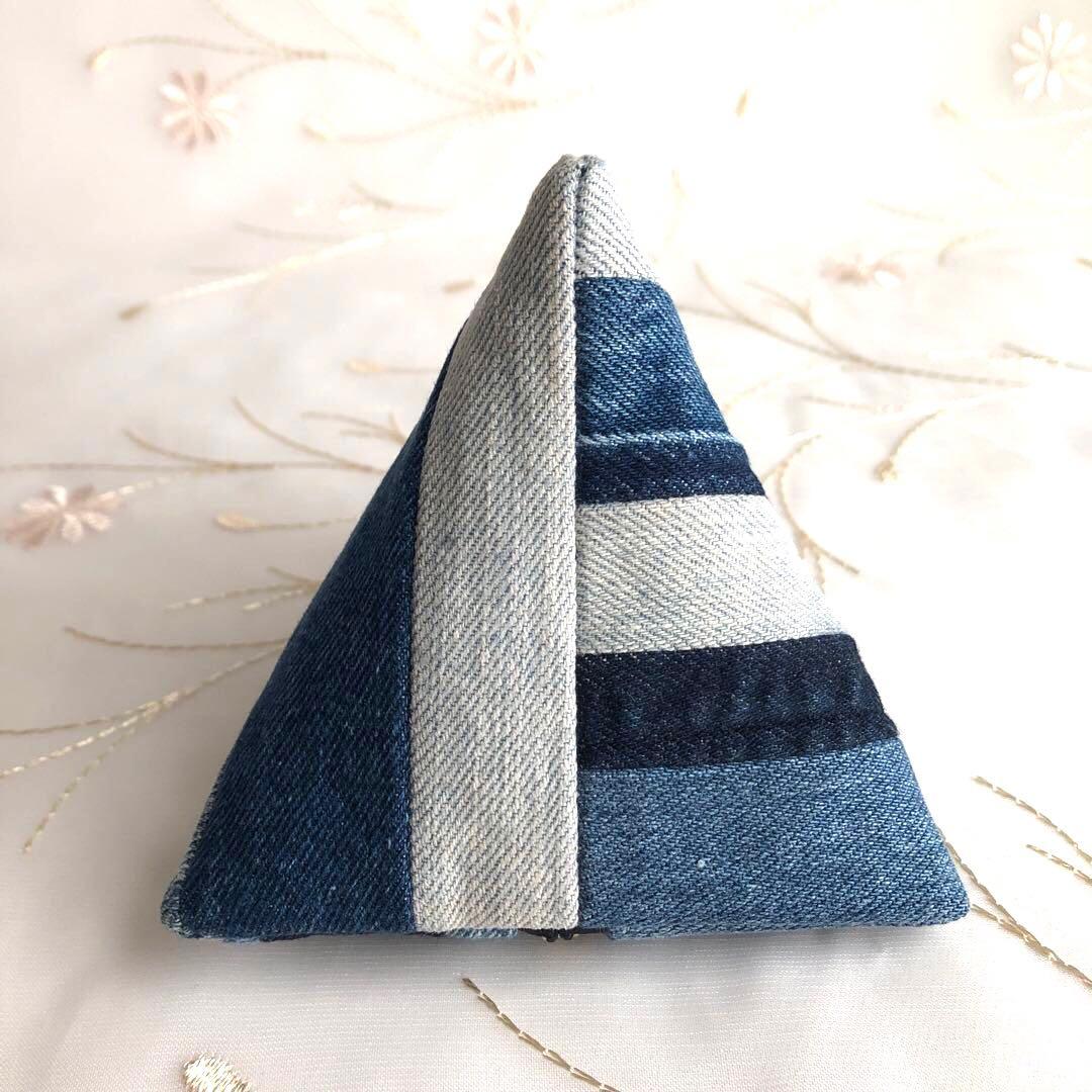 三角ポーチ　デニムリメイク　ハンドメイド