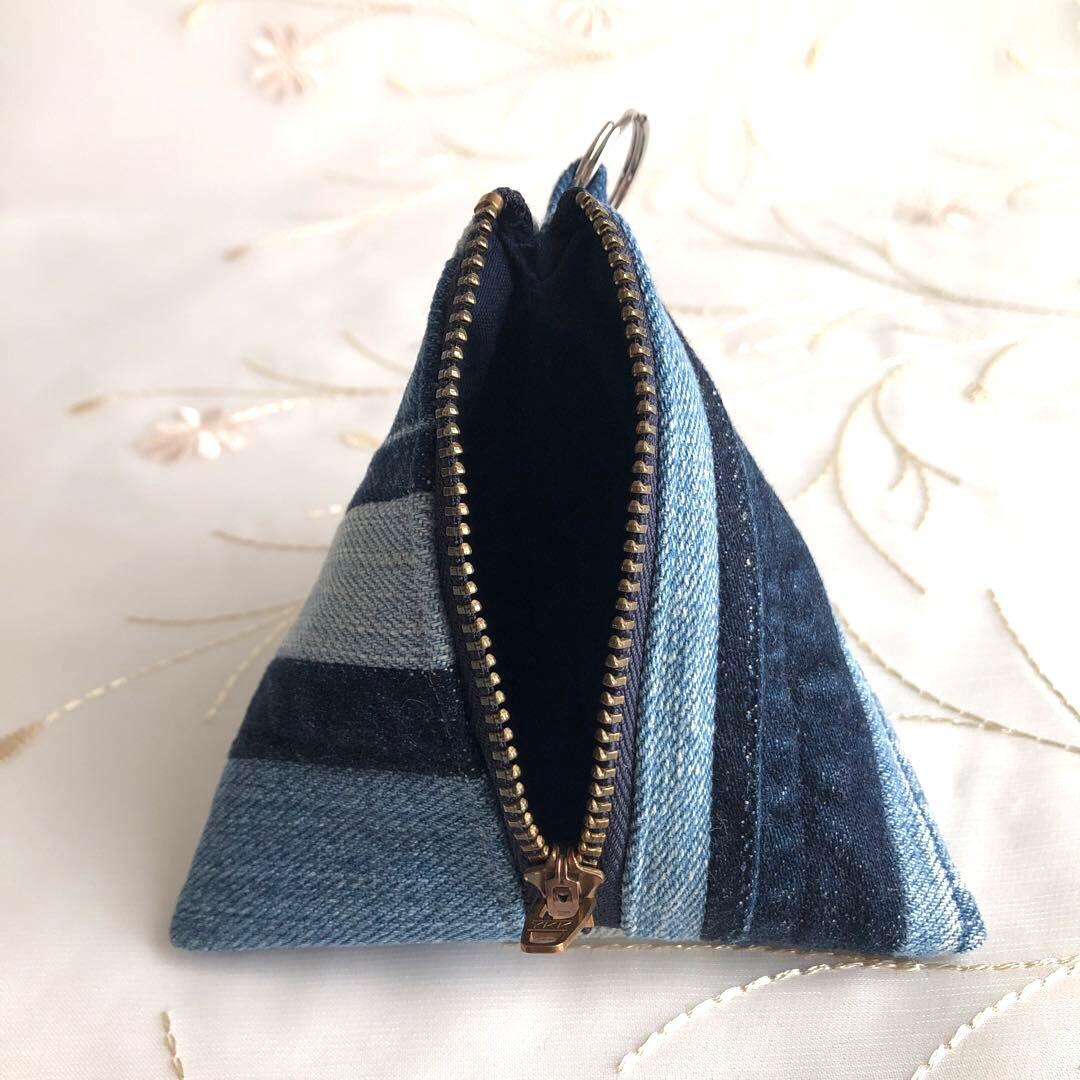 三角ポーチ　デニムリメイク　ハンドメイド