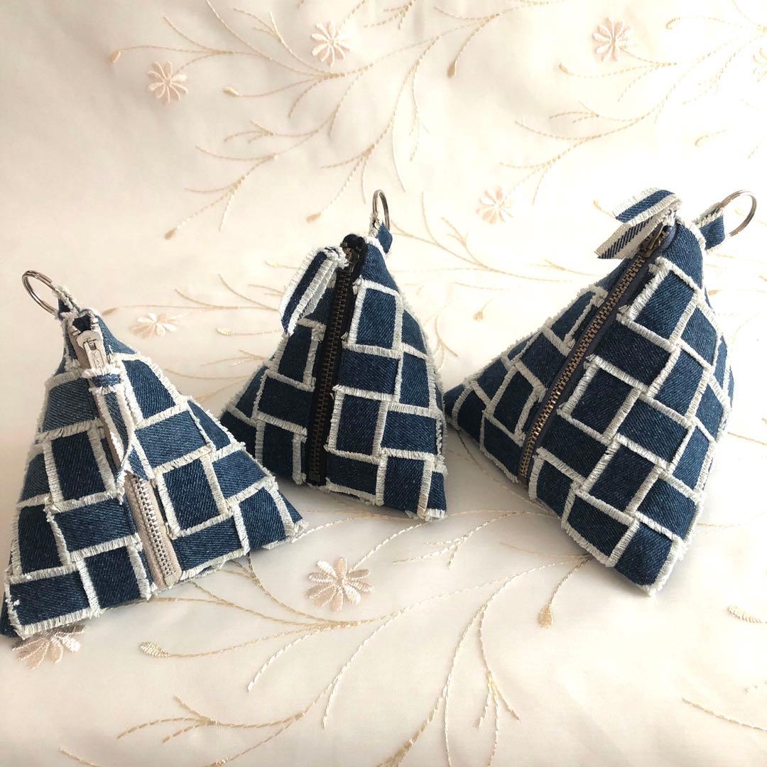 三角ポーチ　デニムリメイク　ハンドメイド
