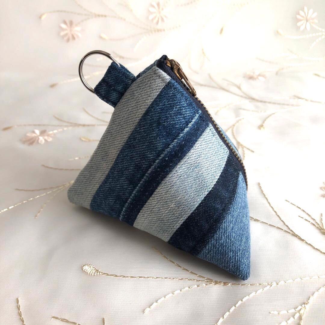 三角ポーチ　デニムリメイク　ハンドメイド