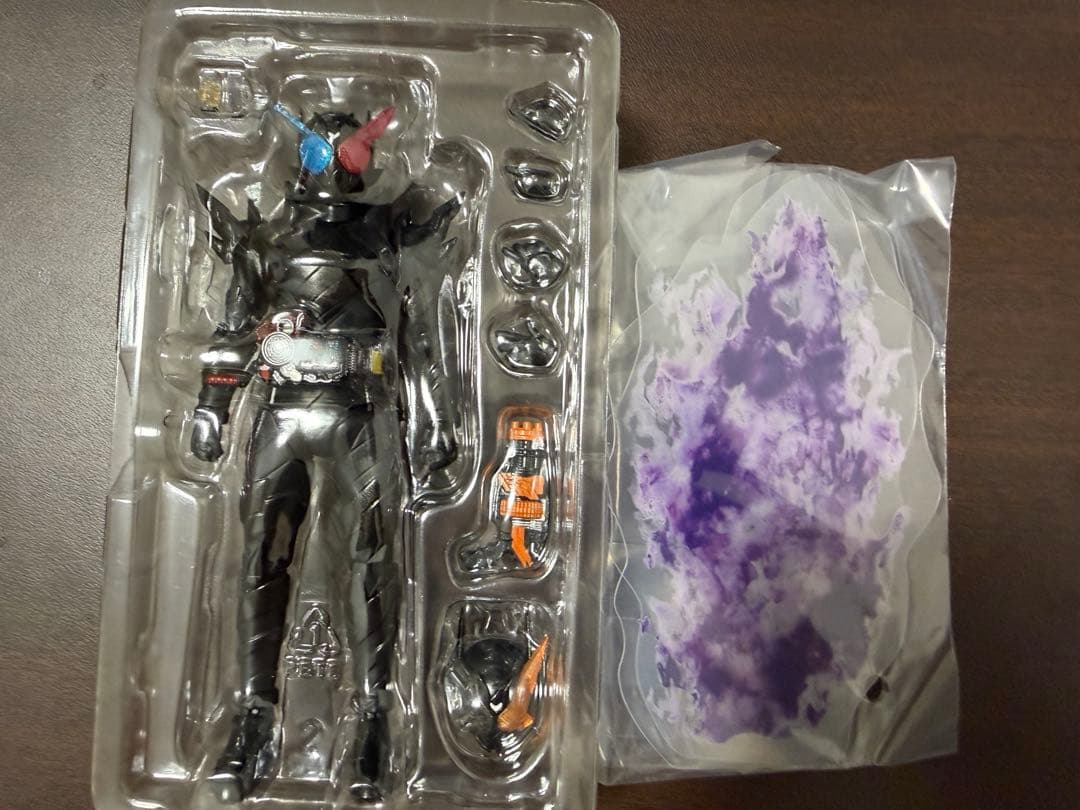 S.H.Figuarts仮面ライダービルド ラビットタンクハザードフォーム