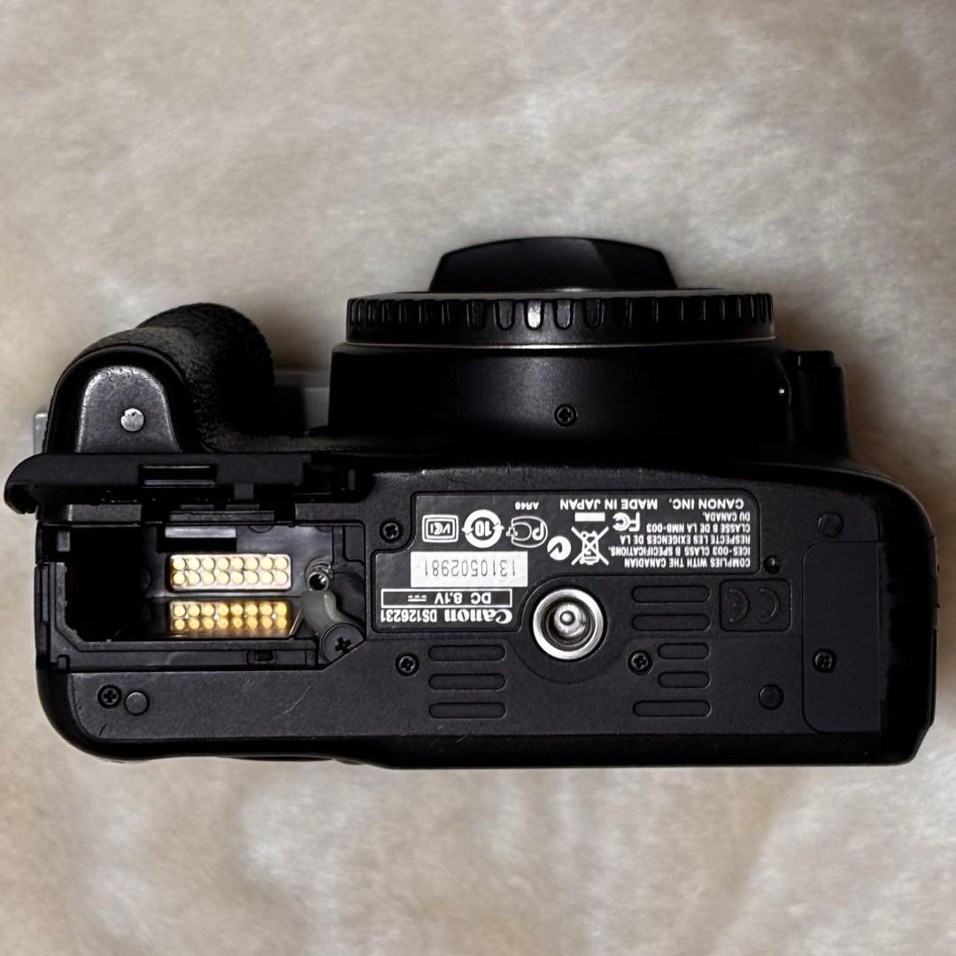 Canon EOS kiss x3 本体　レンズ　バッテリー　充電器