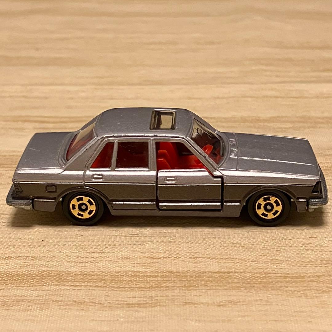 トミカ 日産 ブルーバード ターボ シルバー 2 No.17 1/64