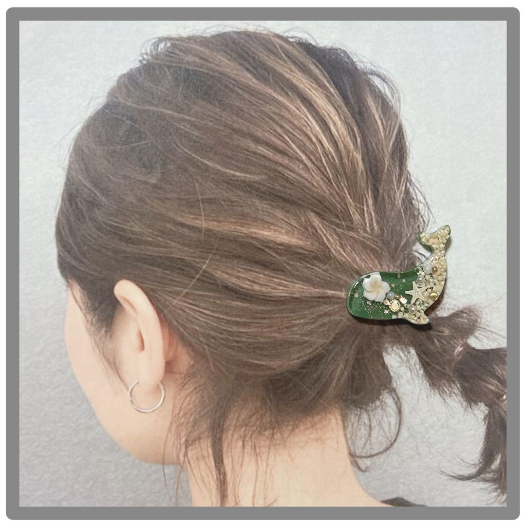 No 78＊可愛いくじら型＊海模様のレジンヘアゴム＊٩(๑❛ᴗ❛๑)۶＊