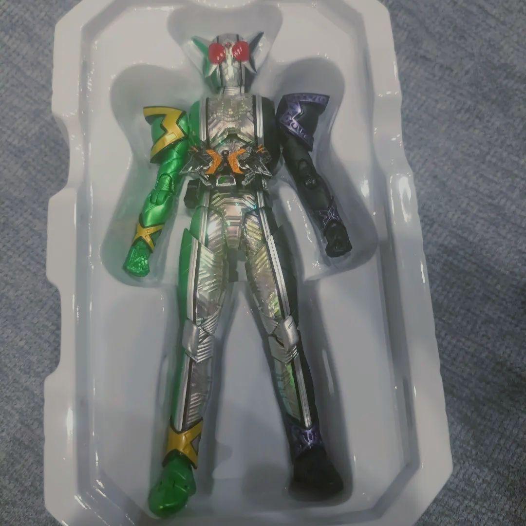 フィギュアーツ真骨彫　仮面ライダーWサイクロンジョーカーエクストリーム