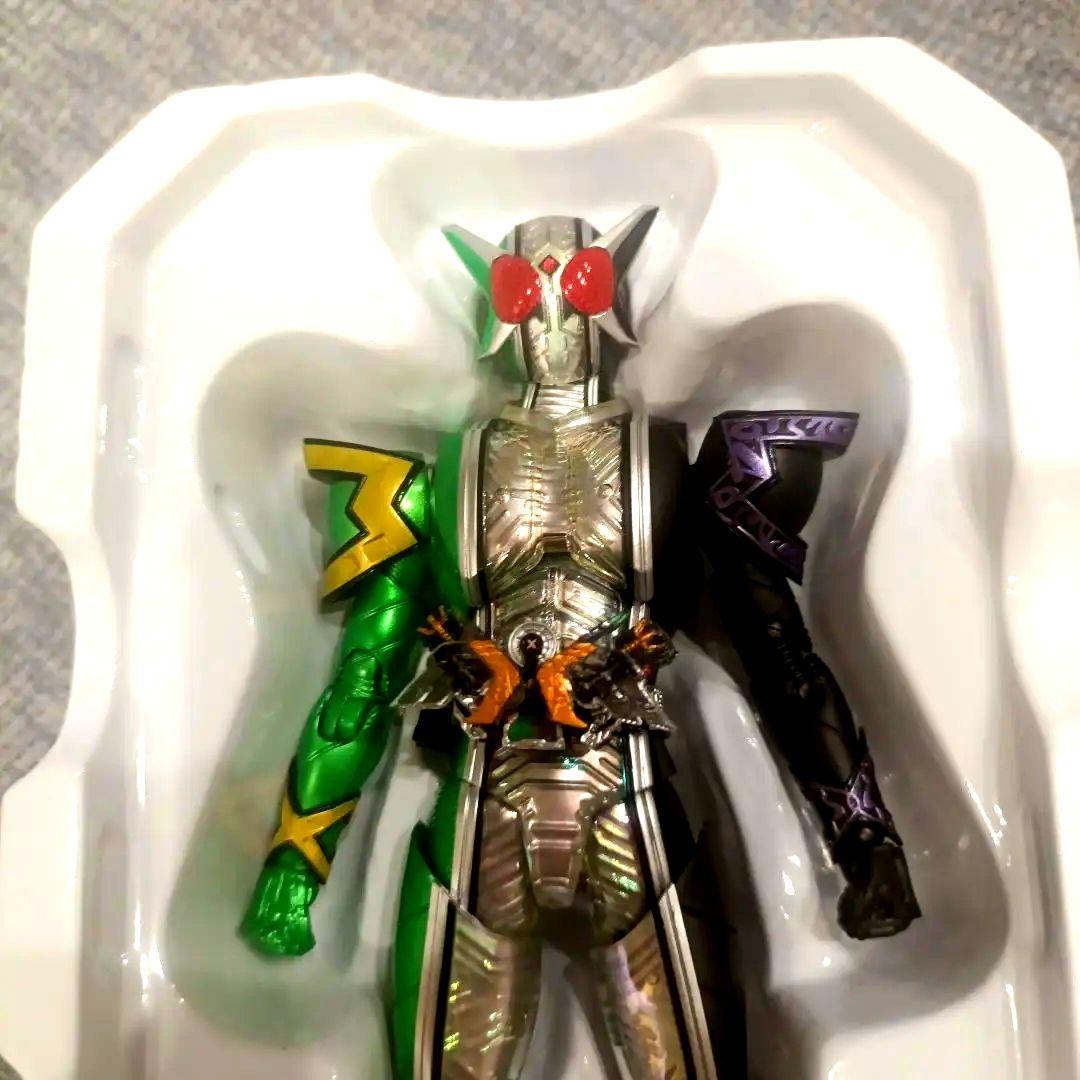 フィギュアーツ真骨彫　仮面ライダーWサイクロンジョーカーエクストリーム