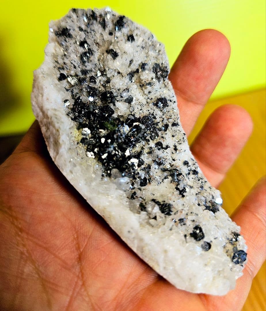 ネパール産 ヘマタイト水晶共生 原石