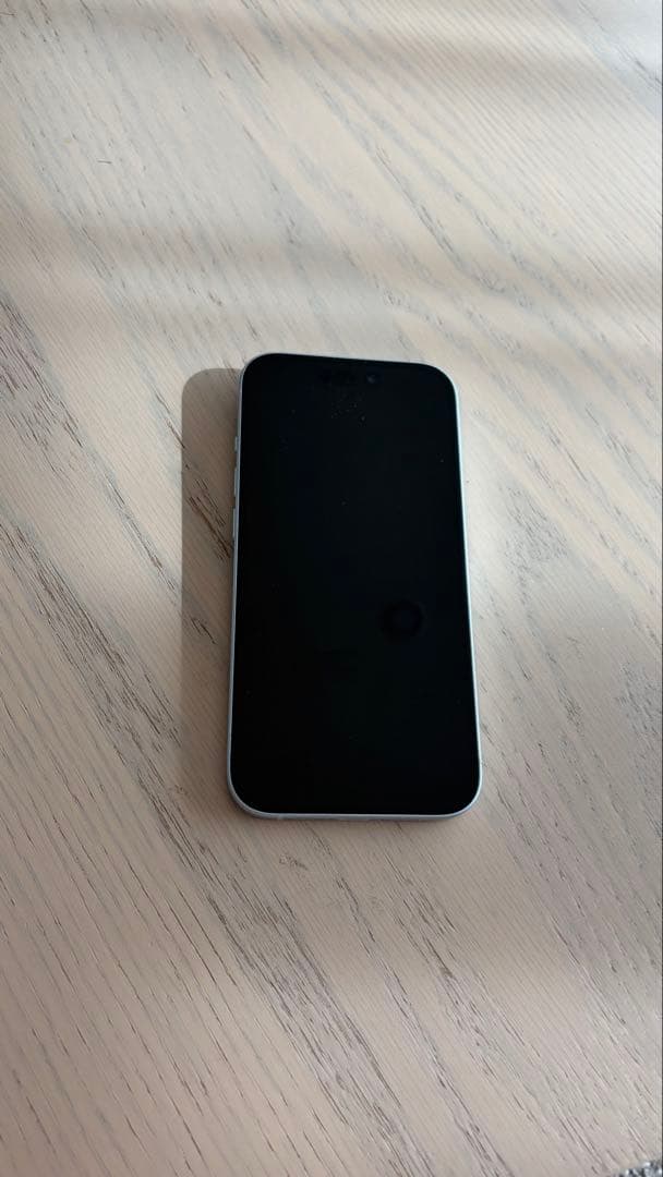 美品　iPhone15 256GB ブルー