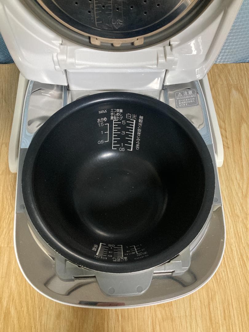 ZOJIRUSHI NP-VD10 圧力IH炊飯ジャー炊飯器 5.5合炊き