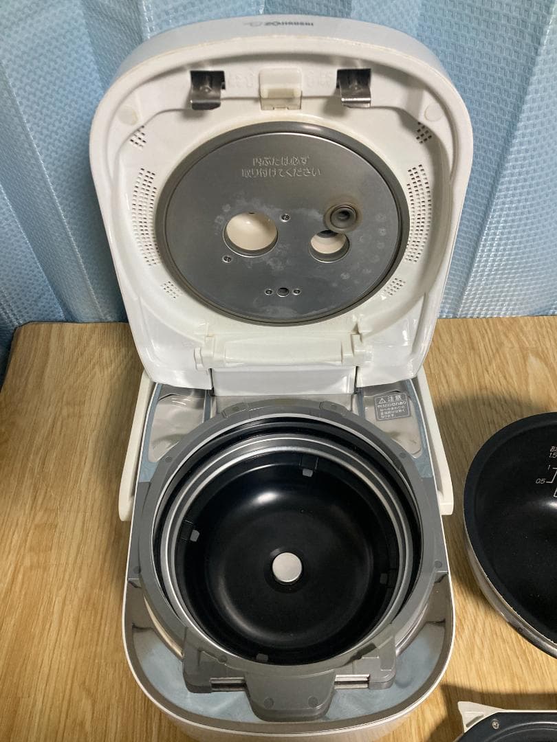 ZOJIRUSHI NP-VD10 圧力IH炊飯ジャー炊飯器 5.5合炊き