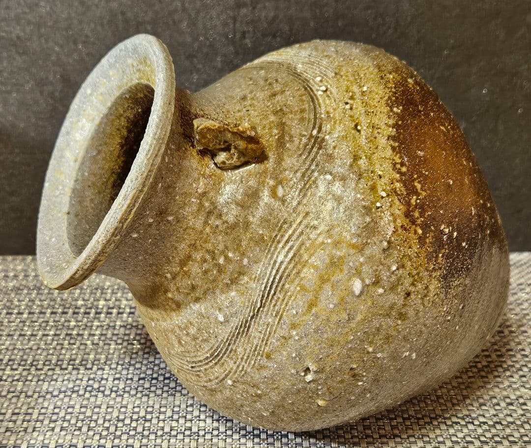 常滑焼　竹内嘉彦 作　南蛮手　櫛目双耳壺　共箱　共布　陶歴付　茶道具茶器　花入れ