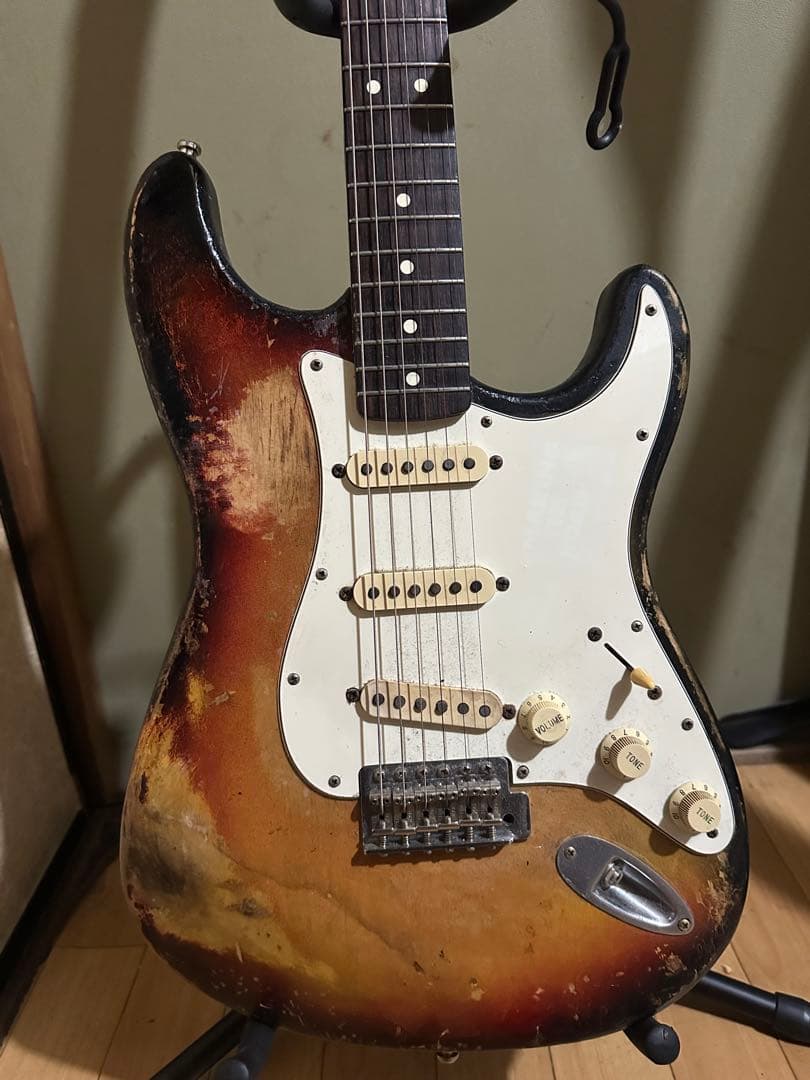 ストラトキャスター サンバースト