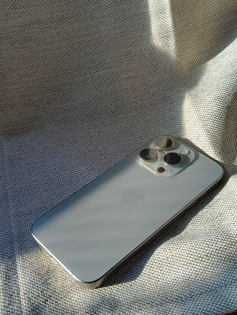 美品　Apple iPhone 15 Pro 本体 128GB