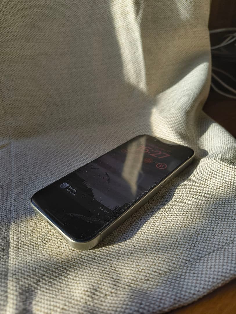 美品　Apple iPhone 15 Pro 本体 128GB