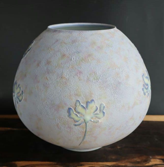 青・蓮華草文花器