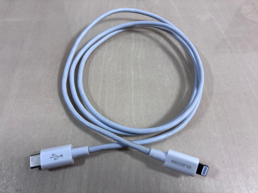 iPhone SE 第2世代 64GB SIMフリー バッテリー79%