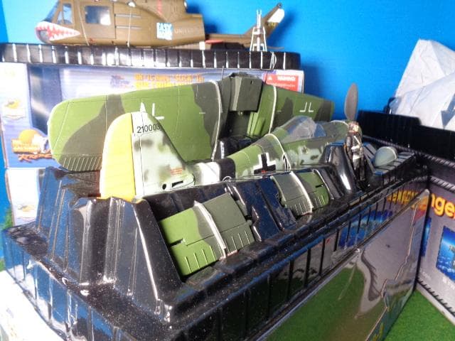 稀少!!1/18 FW-190D-9 独空軍第301中隊\"黒1\"
