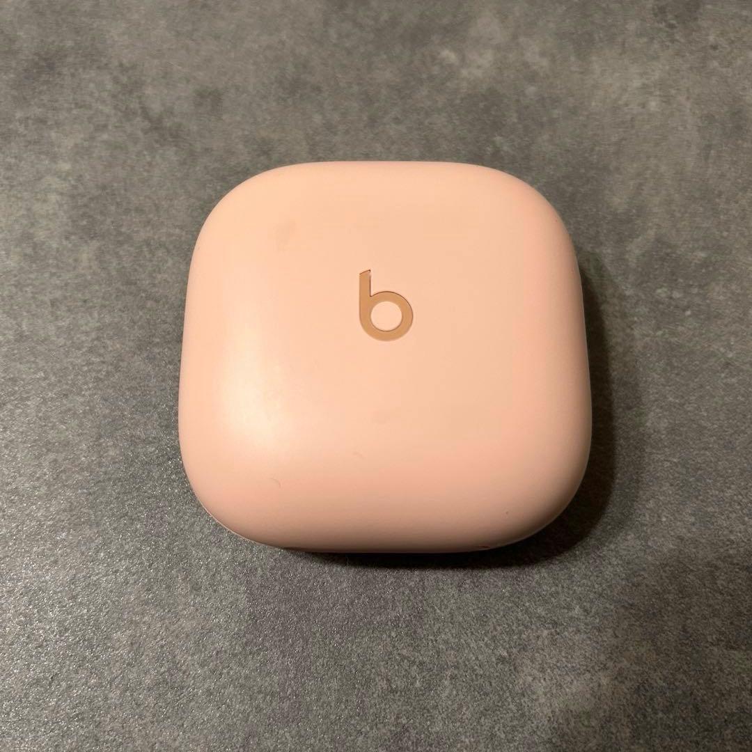 beats fit pro キム・カーダシアンエディション充電ケース付き