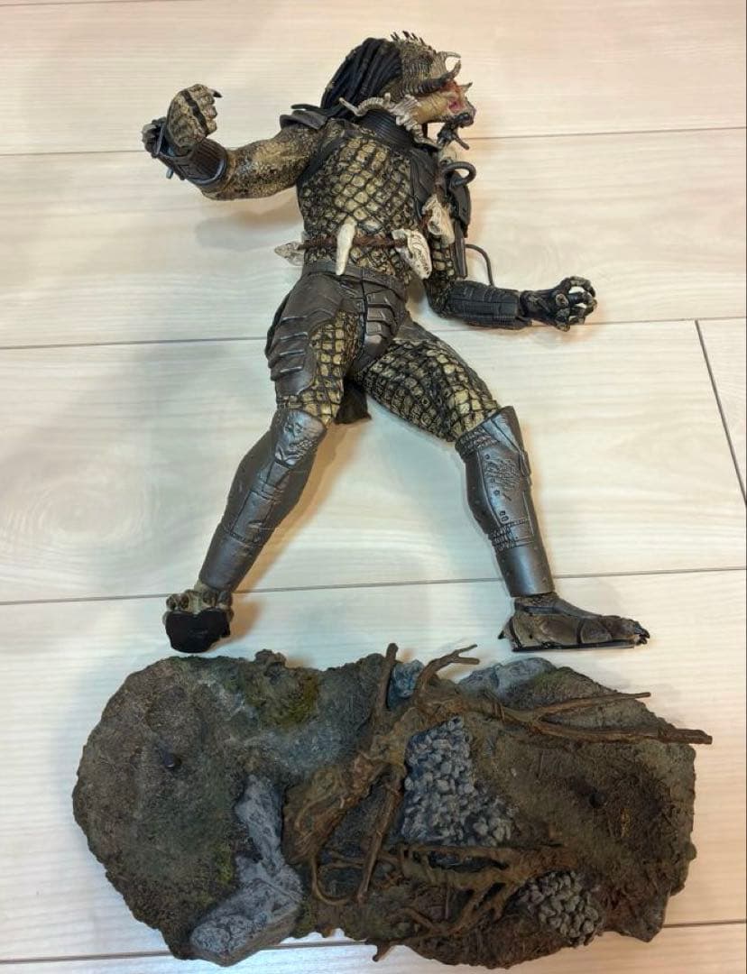 み*S様 【マクファーレントイズ】プレデターフィギュア 約30cm