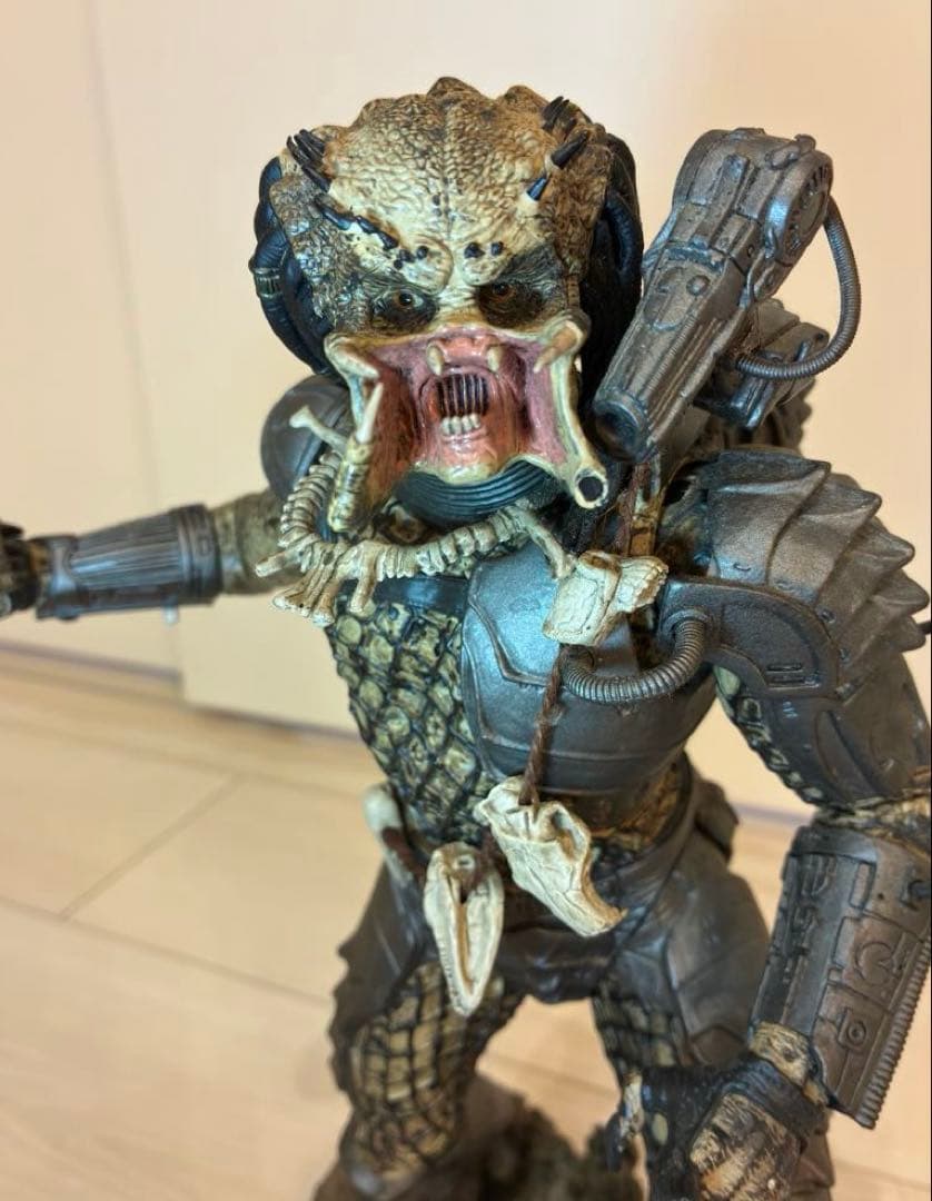 み*S様 【マクファーレントイズ】プレデターフィギュア 約30cm