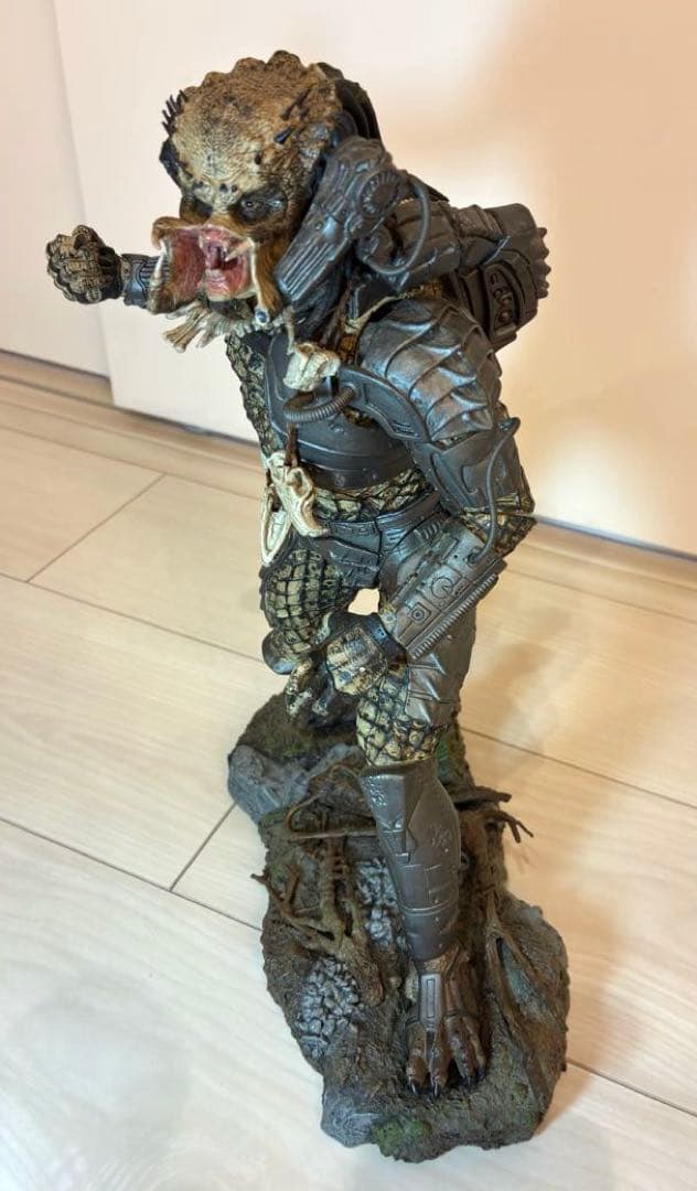 み*S様 【マクファーレントイズ】プレデターフィギュア 約30cm