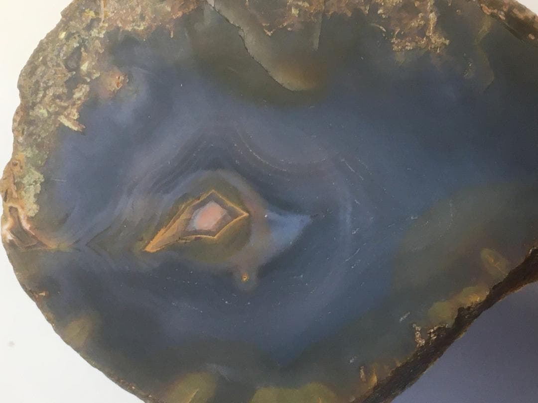 勾玉 (Timor Agate)