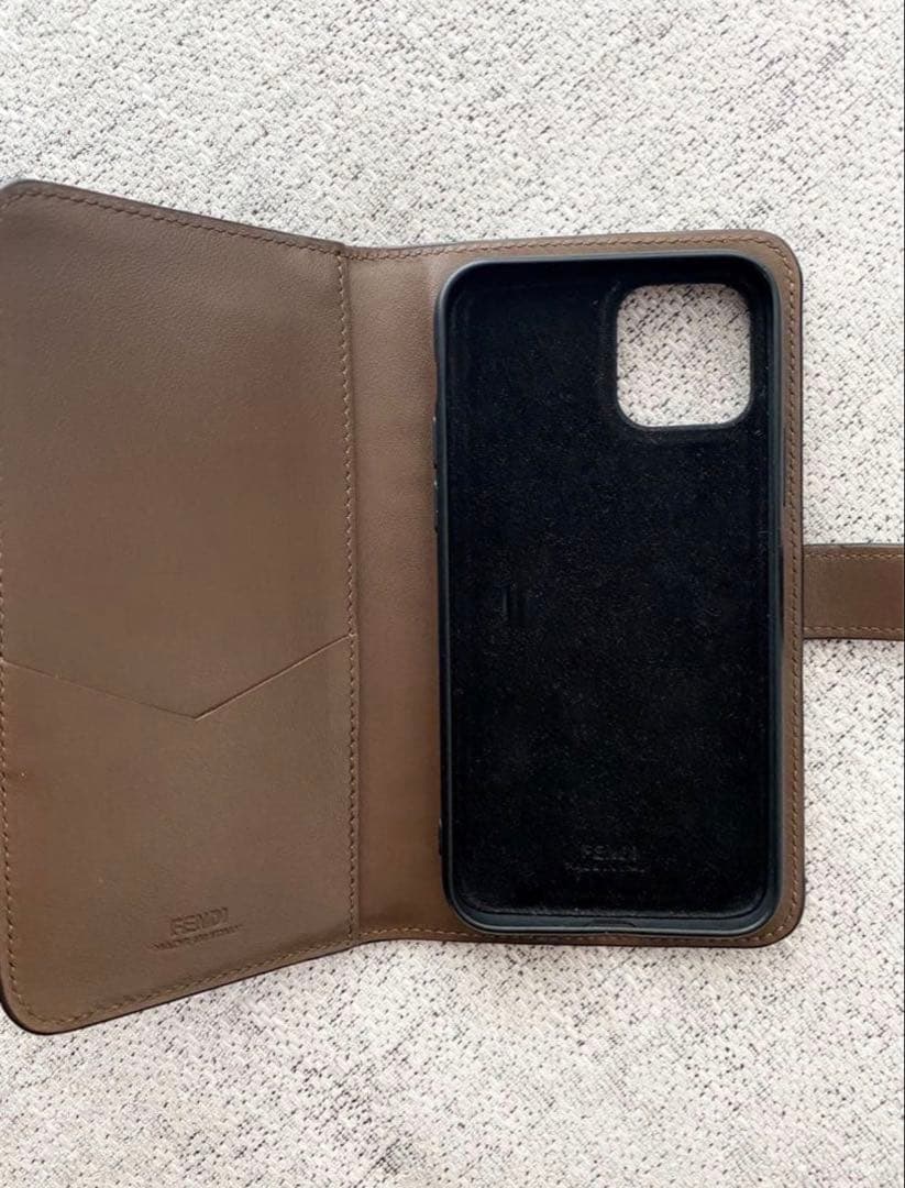 FENDI iPhone11pro 手帳型　スマホケース フェンディ