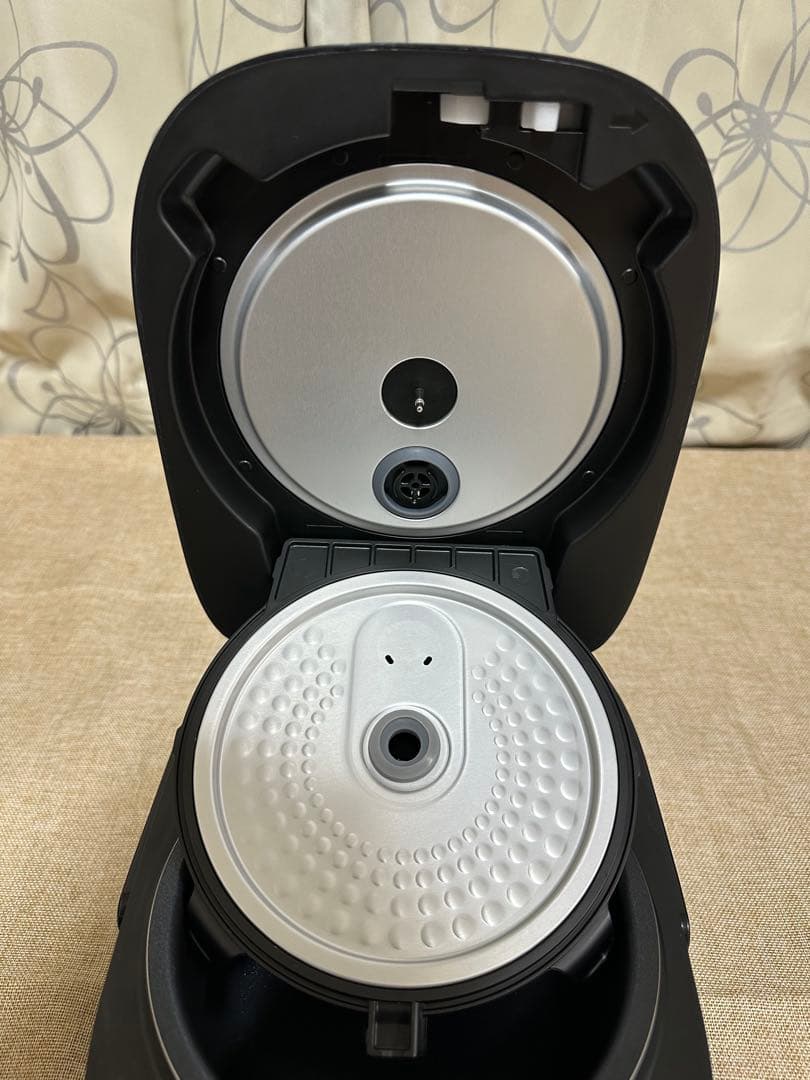 ✨美品✨TOSHIBA 東芝ジャー炊飯器　RC-5MFM ブラック　24年製