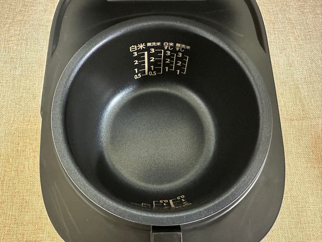 ✨美品✨TOSHIBA 東芝ジャー炊飯器　RC-5MFM ブラック　24年製