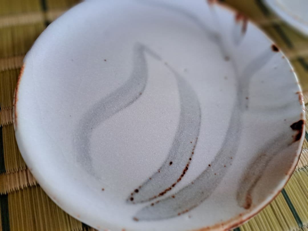 美濃焼　仙山窯　志野丸皿　3枚　18cm