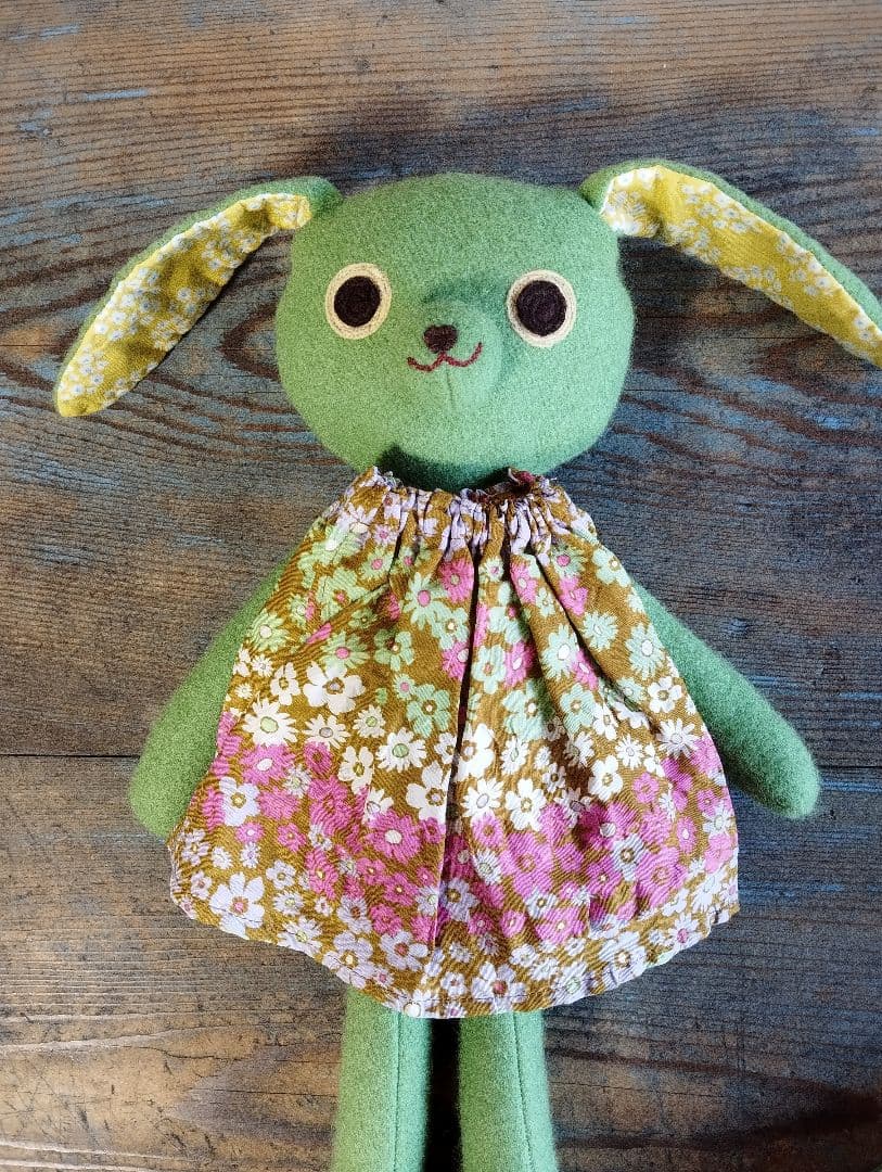 ハンドメイド・「ウールのうさぎちゃん」着せ替え人形セット・手洗い可